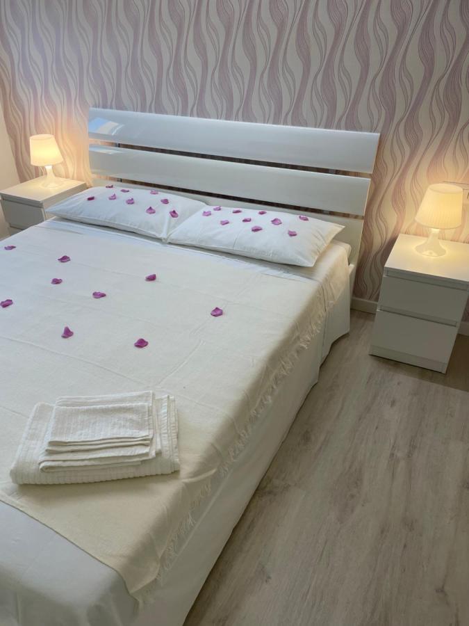 B&B Il Belvedere โครโตเน ภายนอก รูปภาพ