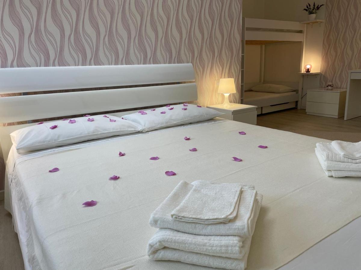 B&B Il Belvedere โครโตเน ภายนอก รูปภาพ
