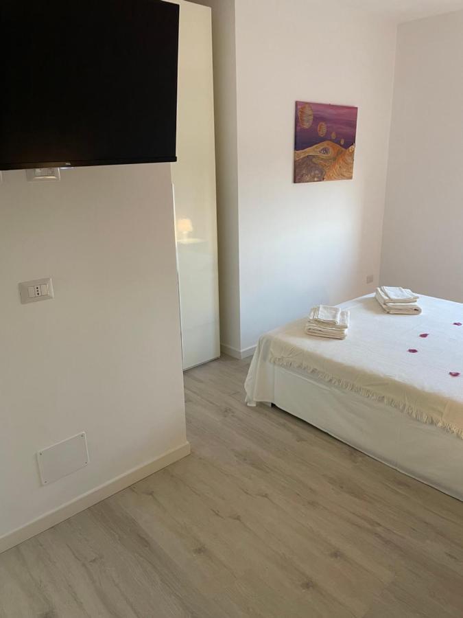 B&B Il Belvedere โครโตเน ภายนอก รูปภาพ